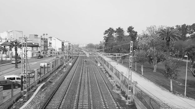 Imagen de archivo de las vías del tren a su paso por Dos Hermanas