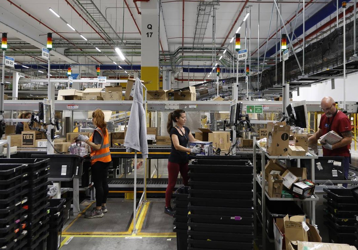 El centro logístico de Amazon en Sevilla, en imágenes