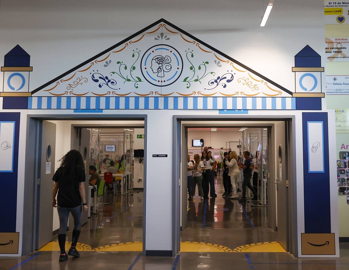 Reportaje gráfico del centro logísitico de Amazon en Sevilla