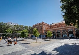 Adif busca una empresa que invierta cinco millones para gestionar el centro comercial Plaza de Armas