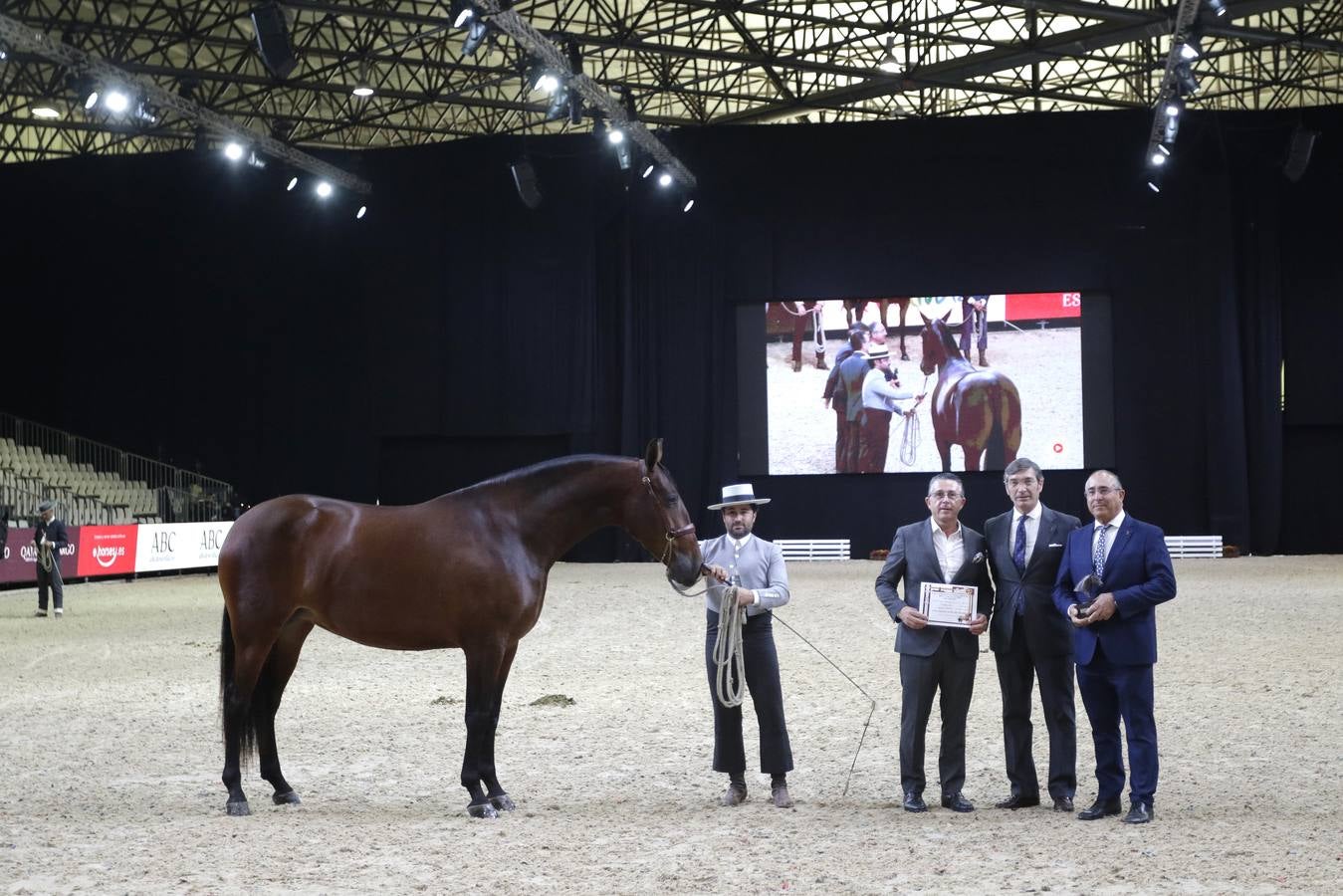 Caballistas y caballos recibieron este domingo sus premios como colofón a una gran edición de Sicab
