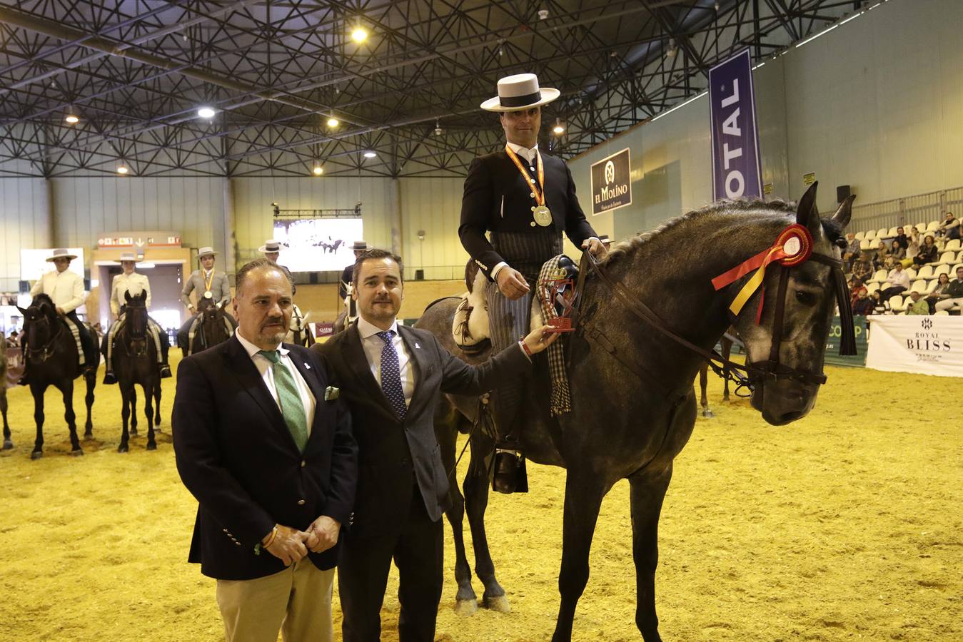 Caballistas y caballos recibieron este domingo sus premios como colofón a una gran edición de Sicab