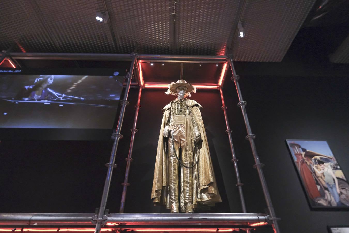 Exposición 'Cine y moda. Por Jean Paul Gaultier' en CaixaForum Sevilla