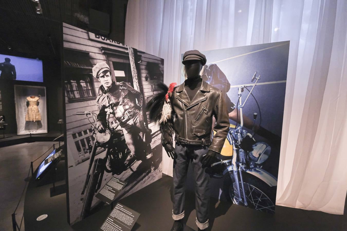 Exposición 'Cine y moda. Por Jean Paul Gaultier' en CaixaForum Sevilla