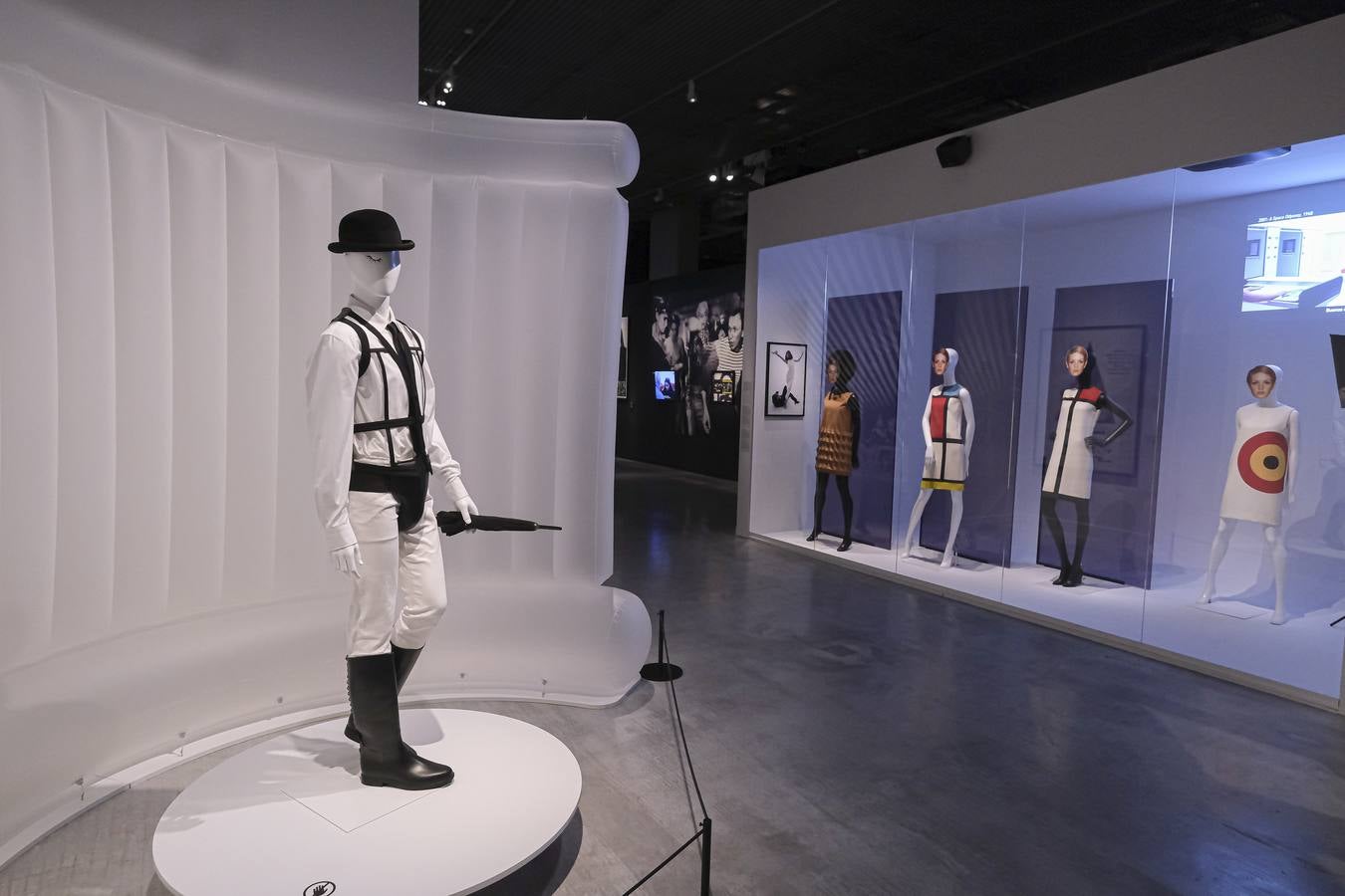 Exposición 'Cine y moda. Por Jean Paul Gaultier' en CaixaForum Sevilla