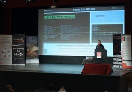 Los falsos códigos QR y otras artimañas de los 'hackers', a debate en Sevilla