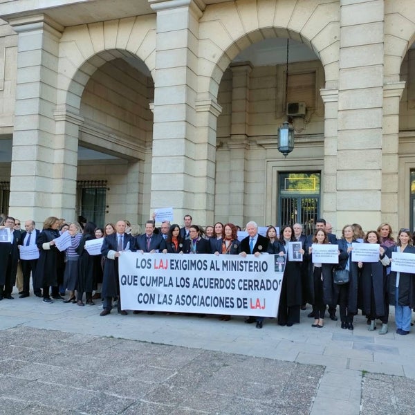 Casi el 60% de los secretarios judiciales de Sevilla secundan la huelga por los incumplimientos del Gobierno