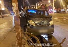 Estampa su furgoneta contra una valla en la zona de Viapol triplicando la tasa de alcohol