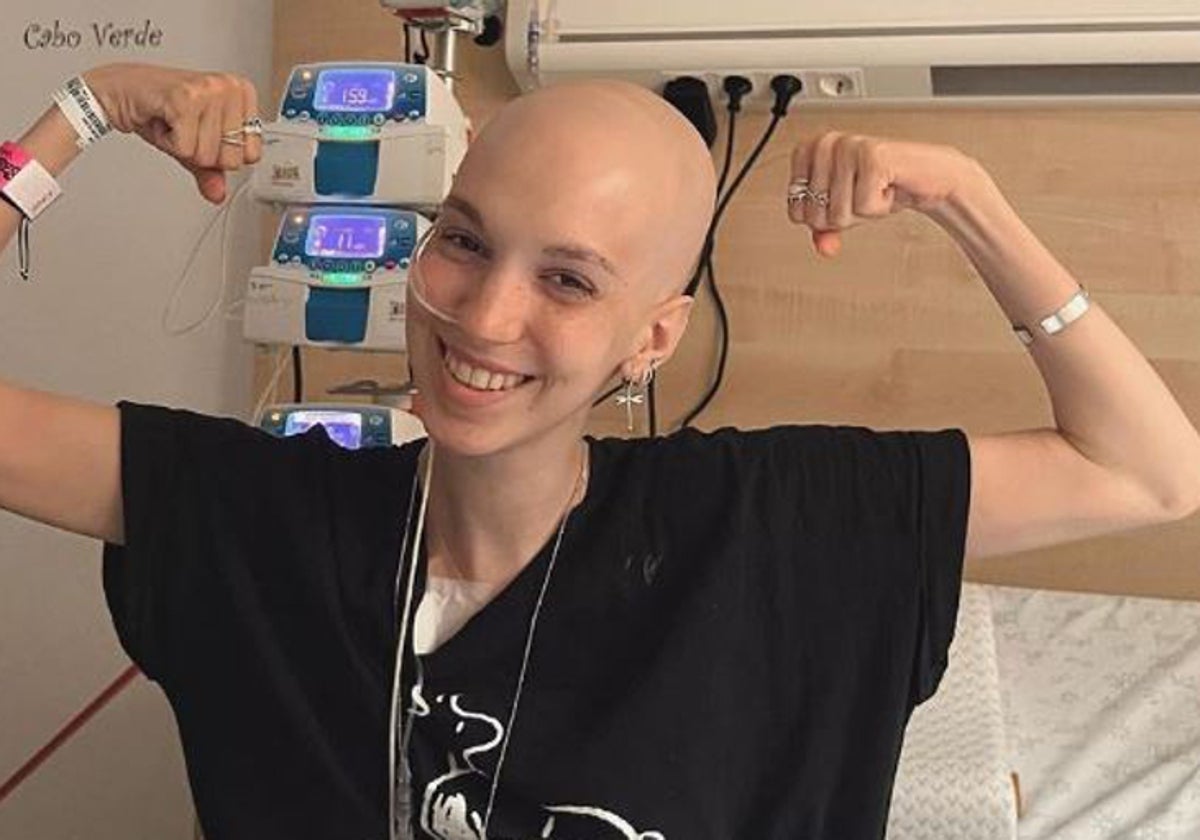 La joven sevillana Elena Huelva, que lleva luchando contra el sarcoma de Ewing desde los 16 años