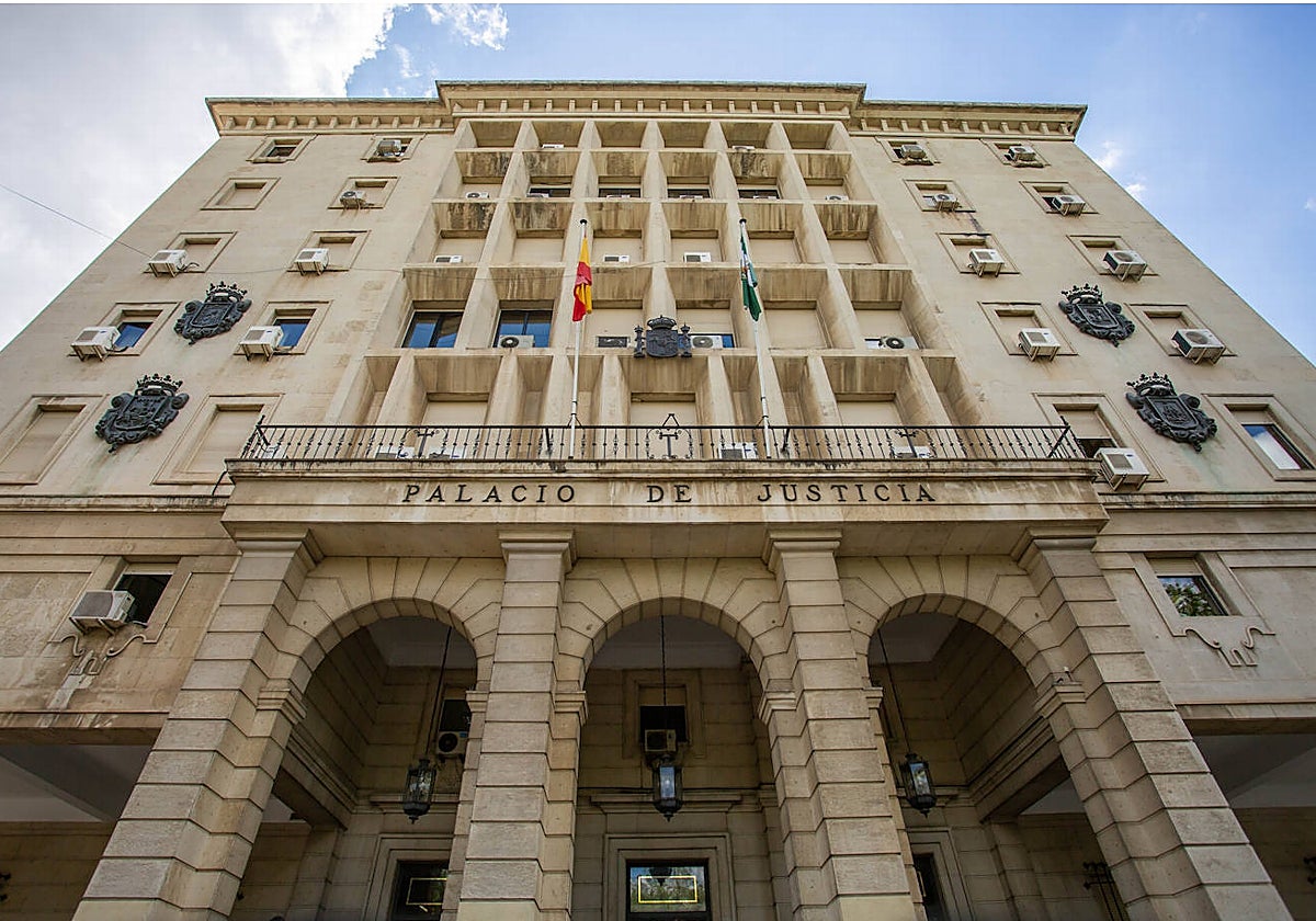 La Sección Cuarta de la Audiencia de Sevilla ha revisado la sentencia contra un condenado por agresión sexual