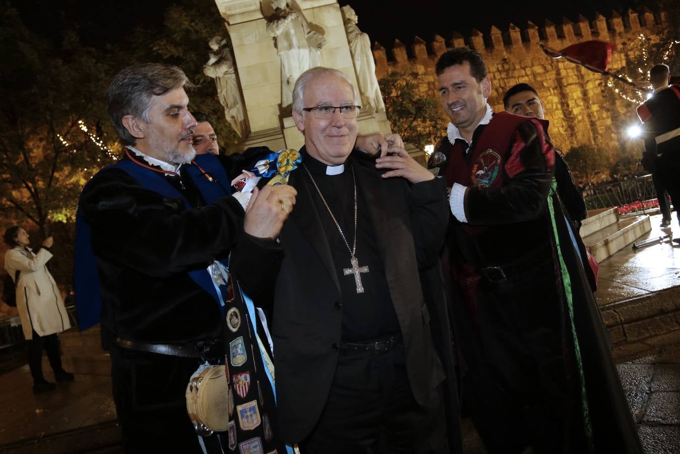 Celebración de los tunos en la Plaza del Triunfo