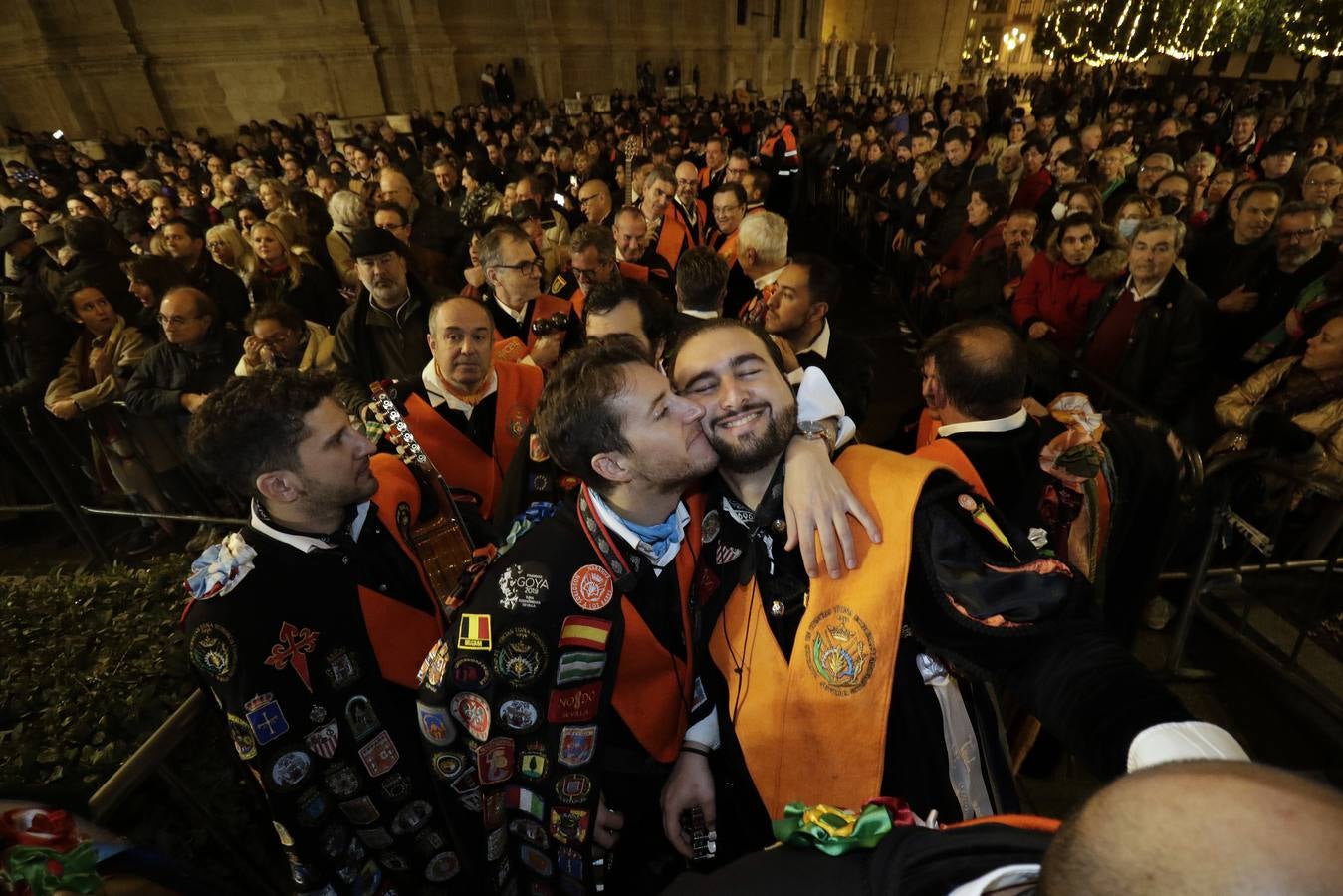 Celebración de los tunos en la Plaza del Triunfo