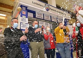 La Navidad reparte suerte en Sevilla