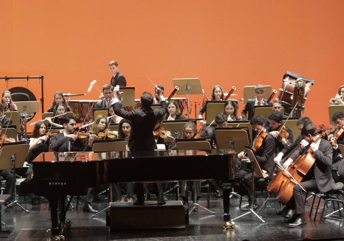 Un instante del concierto de la Orquesta Fundación Barenboim-Said en el Teatro de la Maestranza