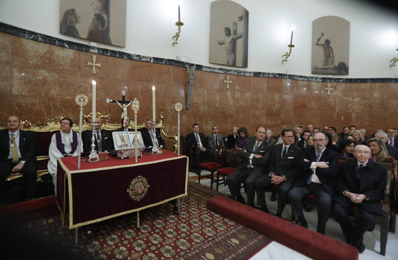 La basílica de San Lorenzo se llenó este domingo para celebrar el inicio del Quinario del Gran Poder