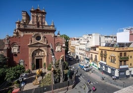 Expertos del CSIC analizarán el ficus de la parroquia de San Jacinto de Sevilla para buscar una solución