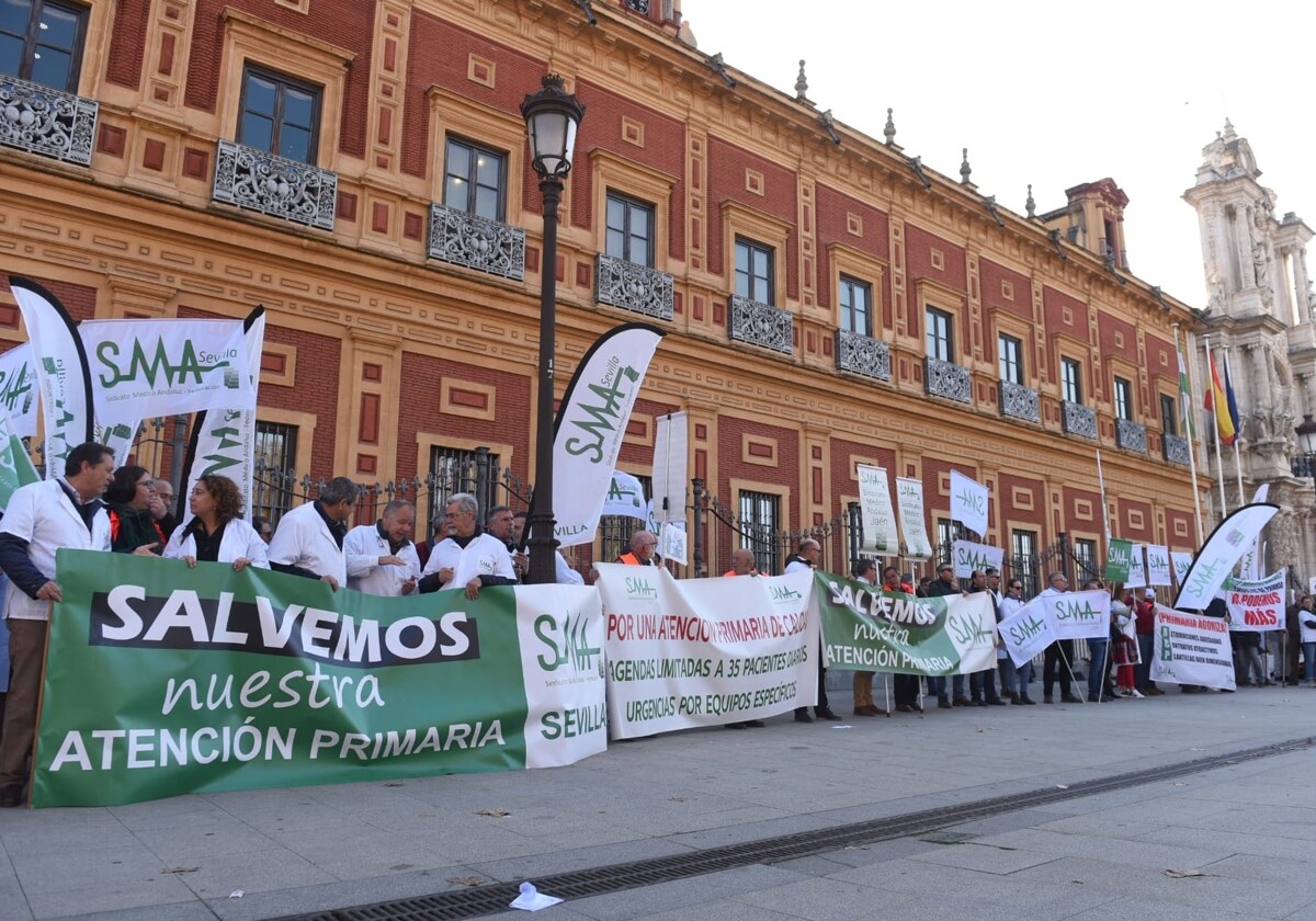 El Sindicato M Dico Se Manifiesta En Sevilla Para Pedir M S Tiempo De