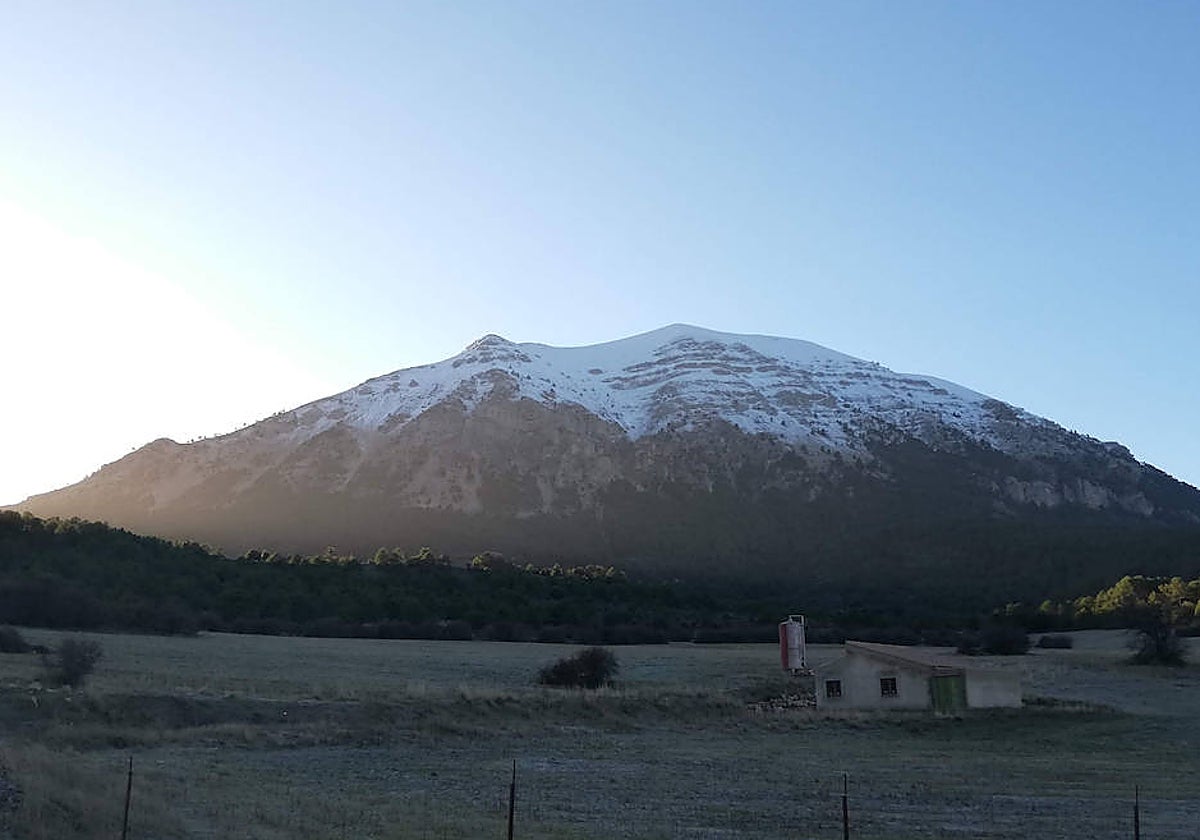 El pico La Sagra, en Granada, tiene 2.383 metros de altitud
