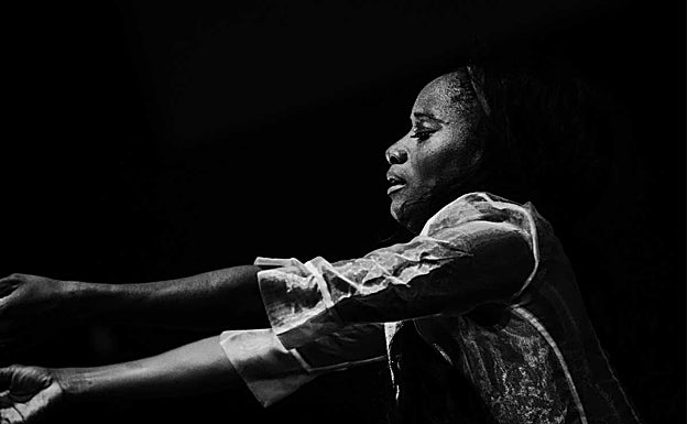 La dirección y el concepto corresponden a Yinka Esi Graves