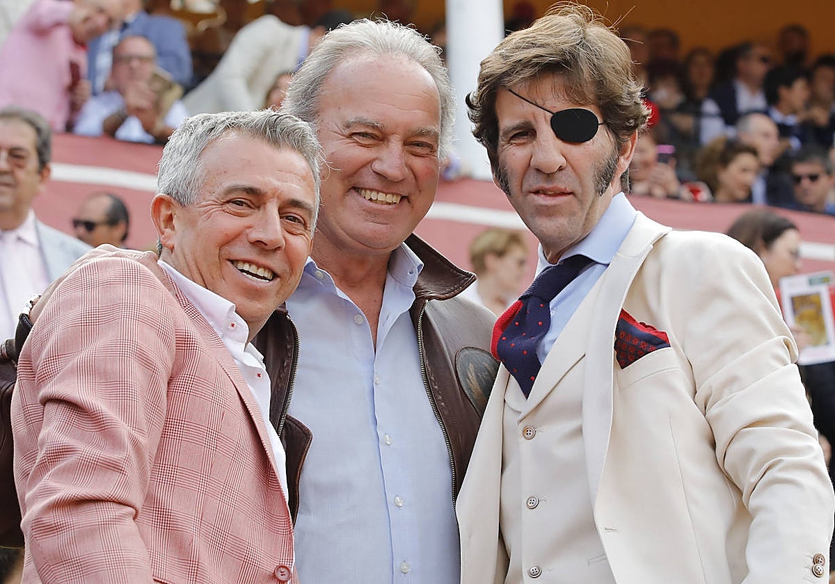 José Luis López 'El Turronero', a la izquierda, junto a Bertín Osborne y Juan José Padilla