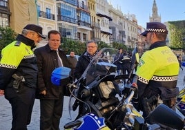 Los policías locales de Sevilla estrenan  motos para «reforzar» la labor de los agentes de barrio