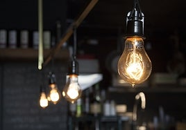 El precio de la luz sube este domingo: estas son las horas más caras y más baratas