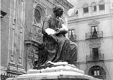 Imagen secundaria 1 - Tal día como hoy, 2 de febrero (pero de 1954), un manto blanco de nieve cubrió Sevilla: las fotografías de aquella jornada