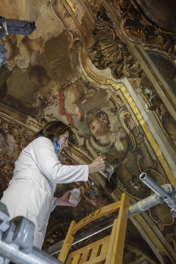 Visita a la nueva fase de restauración de las pinturas murales de la capillita de San José