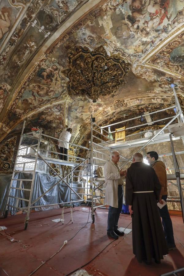 Visita a la nueva fase de restauración de las pinturas murales de la capillita de San José