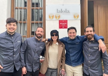 Maribel Verdú disfruta de la gastronomía sevillana en el día previo a la Gala de los Goya 2023