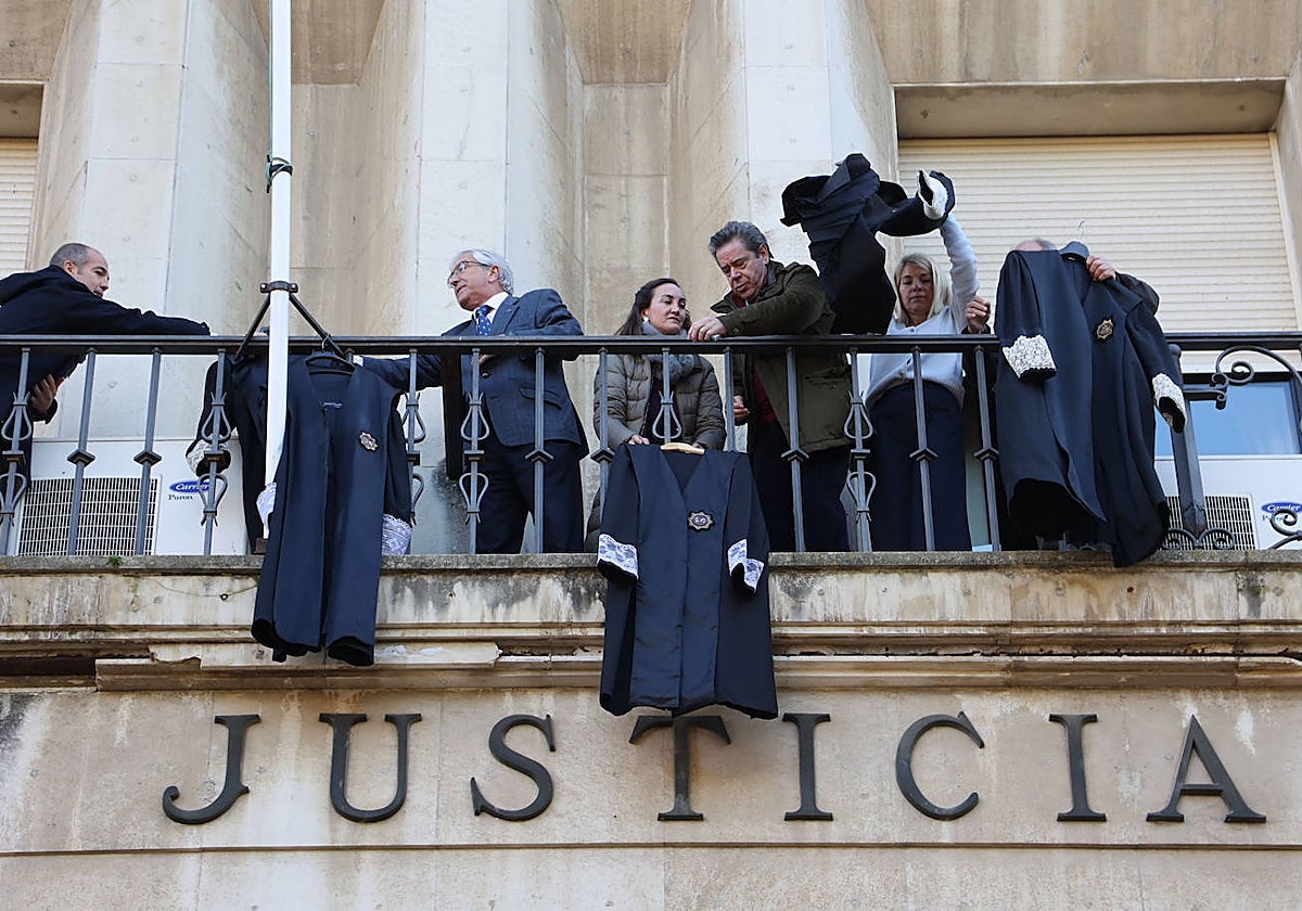 Protesta de los letrados de la Administración de Justicia en la Audiencia de Sevilla