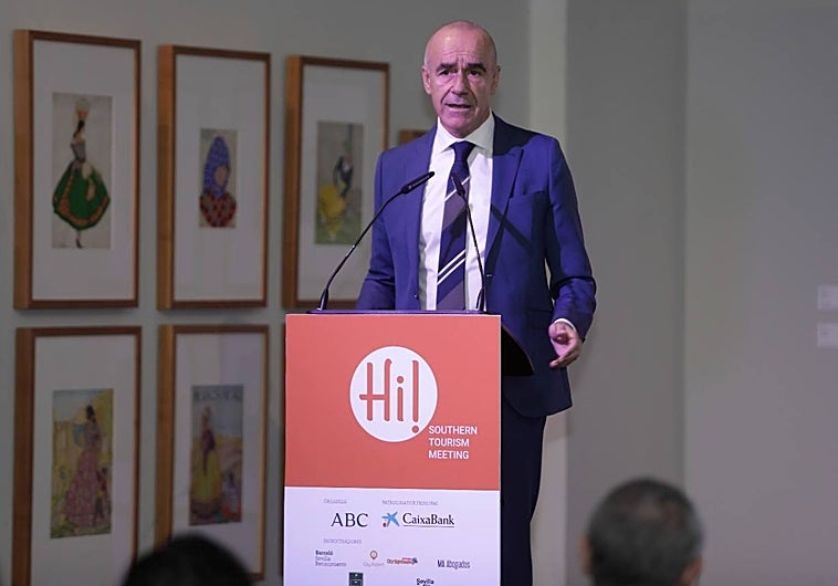 Antonio Muñoz durante su intervención en el foro turístico de ABC