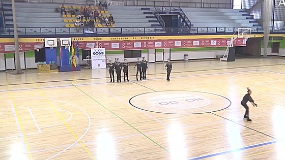 Patinaje artístico para homenajear al Jueves Santo y a la Esperanza de Triana