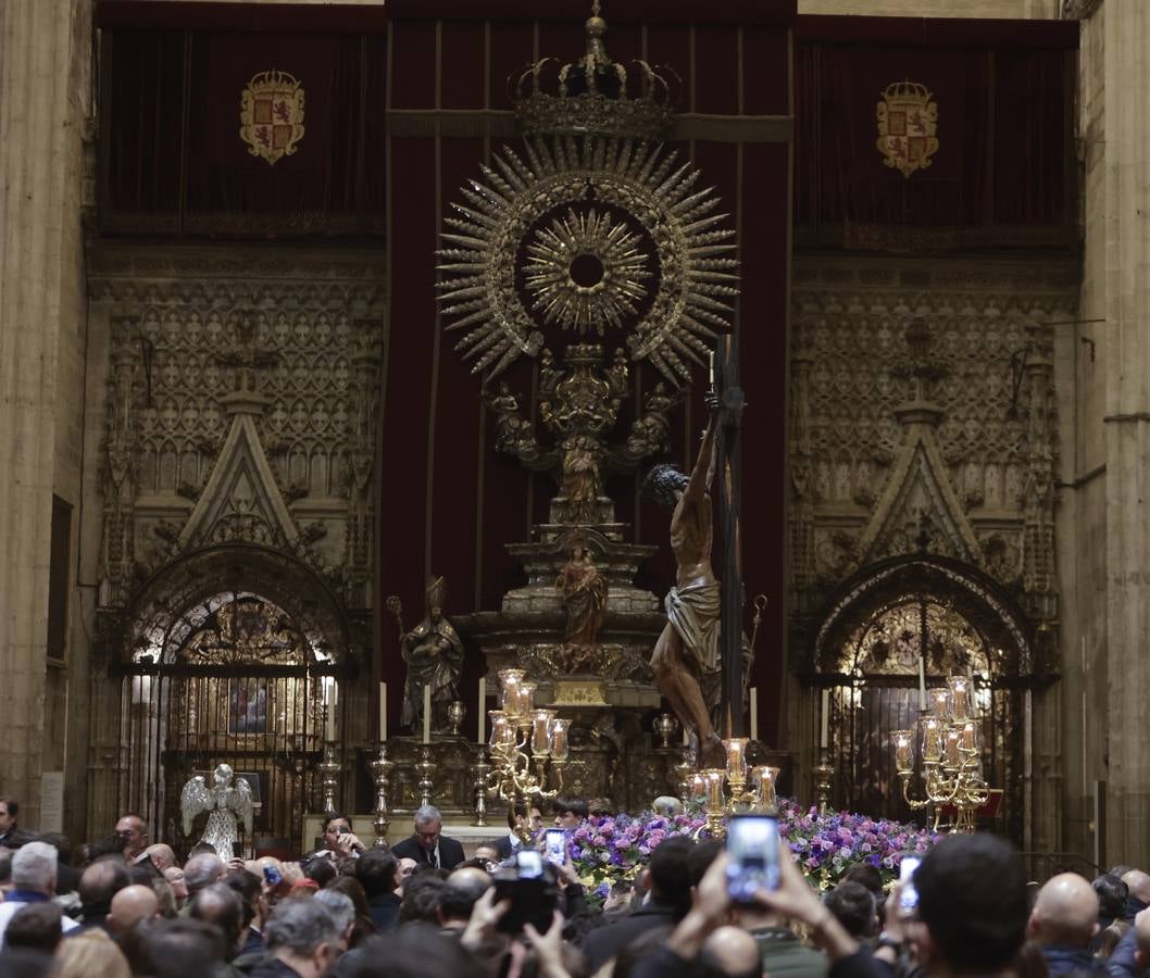 El Cristo de las Almas ha presidido el Viacrucis del Consejo de Cofradías, un clásico en la Cuaresma de Sevilla