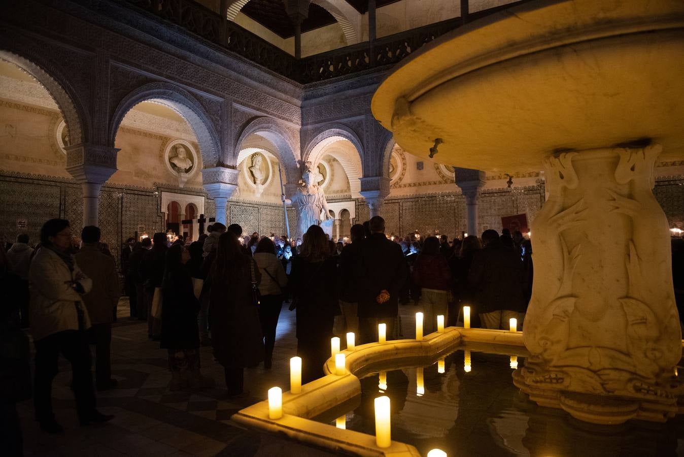 El tradicional viacrucis de la Pía Unión en la Casa de Pilatos