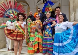 El VII Carnaval Boliviano e Iberoamericano trae a las calles de Sevilla los trajes populares de diferentes países