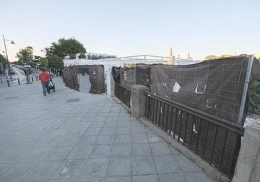 La dársena del río Guadalquivir, en un limbo jurídico por la desidia de Costas