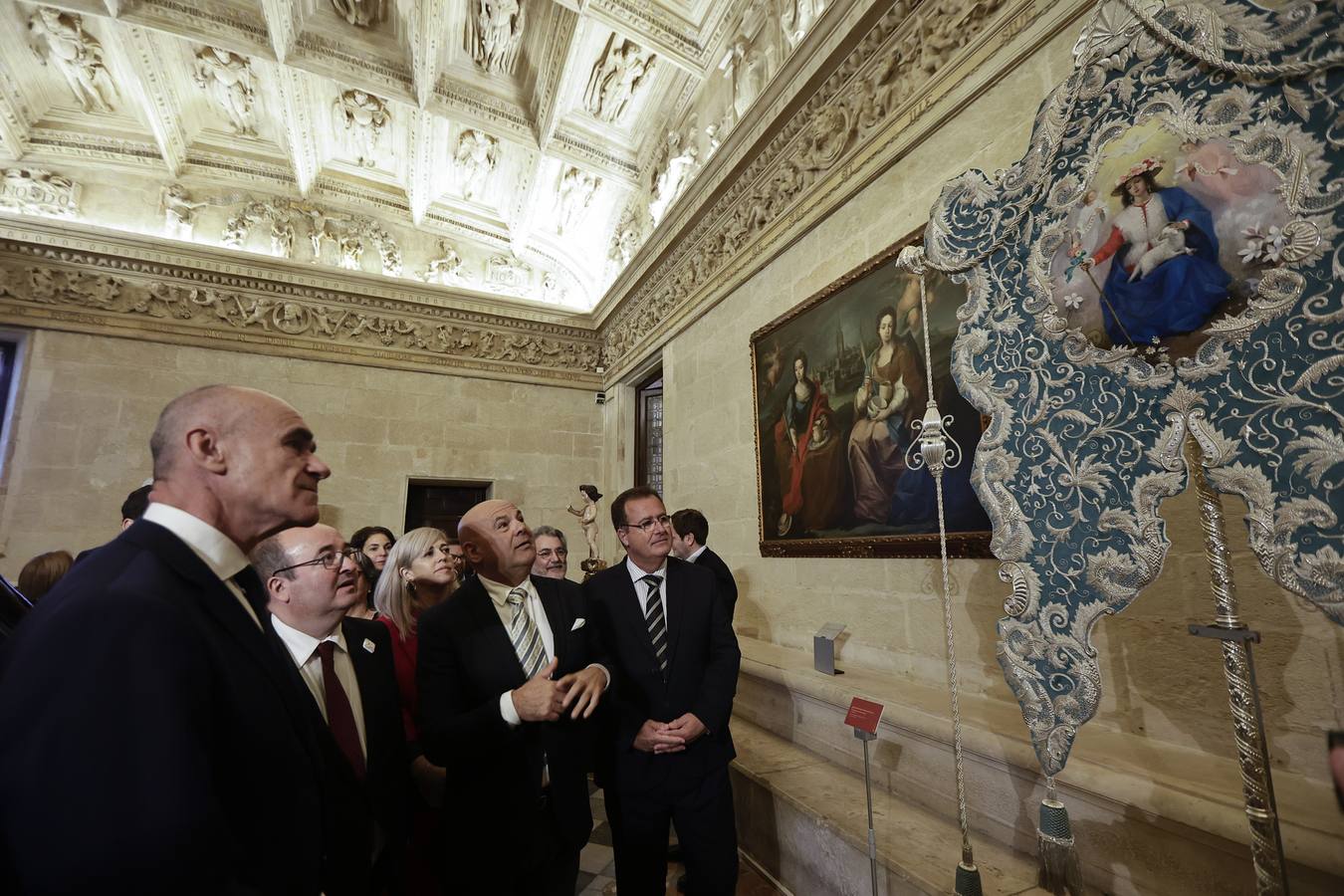 Unas 50 obras componen la exposición de arte sacro en el Ayuntamiento de Sevilla