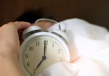Insomnio: ¿por qué me despierto siempre a la misma hora por las noches?