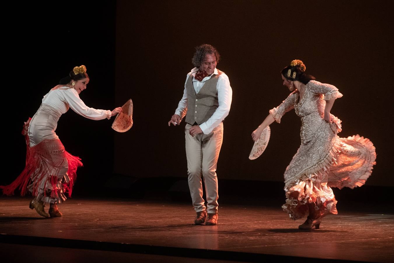 Diferentes momentos de la gala flamenca a beneficio de la Asociación DalecandELA