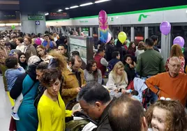 La Junta de Andalucía ordena servicios mínimos del 60% en las huelgas de metro y autobús para la Semana Santa de Sevilla 2023