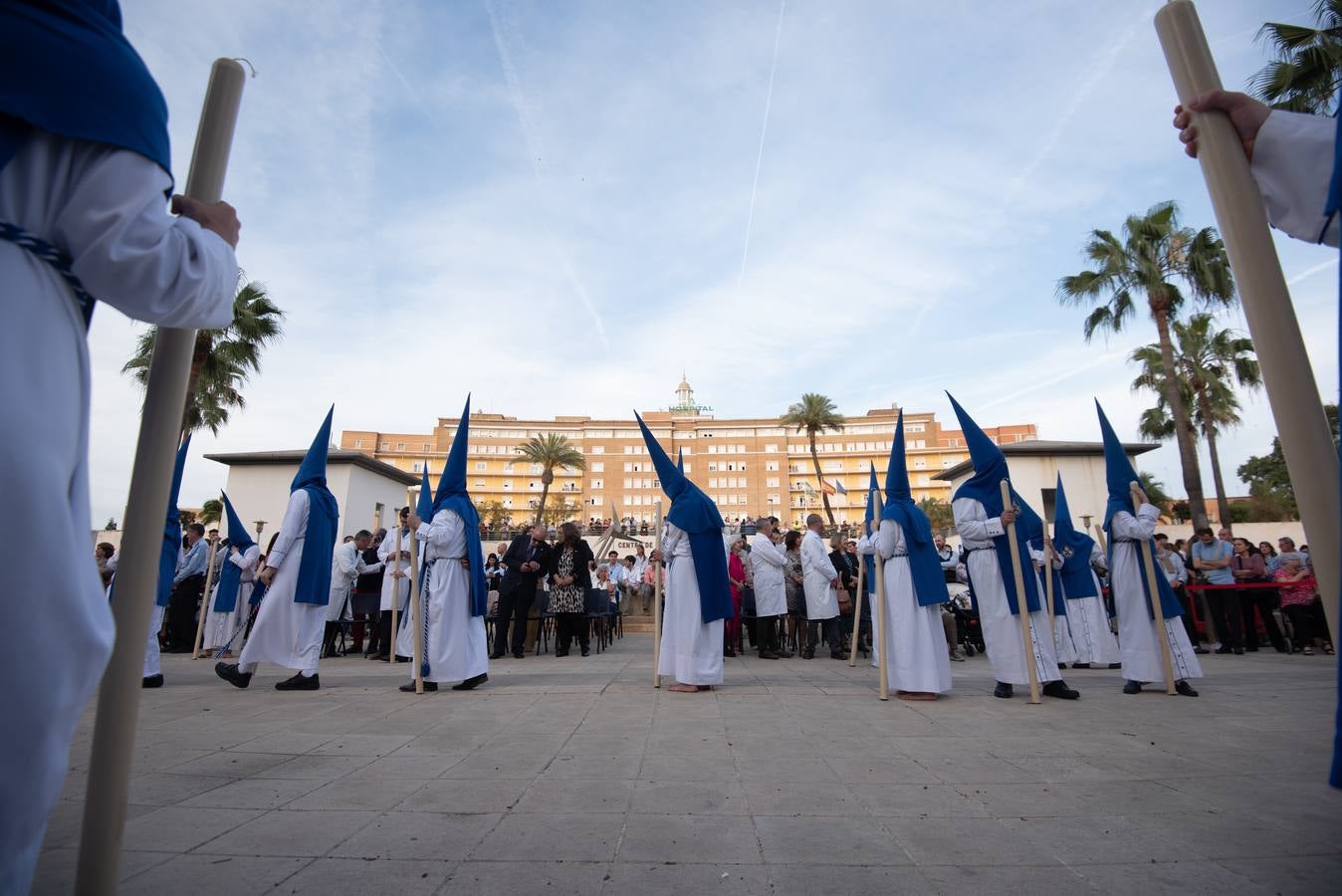 La hermandad de La Misión tuvo una estación de penitencia espléndida este Viernes de Dolores