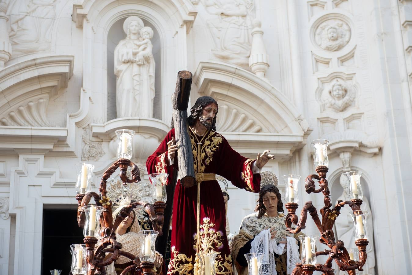 La hermandad de La Misión tuvo una estación de penitencia espléndida este Viernes de Dolores