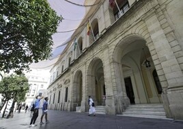 Estas son las 123 plazas de empleo público que oferta el Ayuntamiento de Sevilla