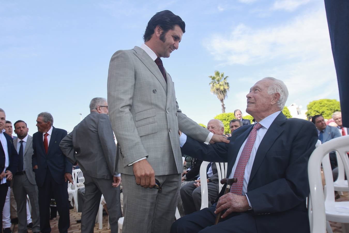 Inauguración del monumento a Curro Romero en La Algaba