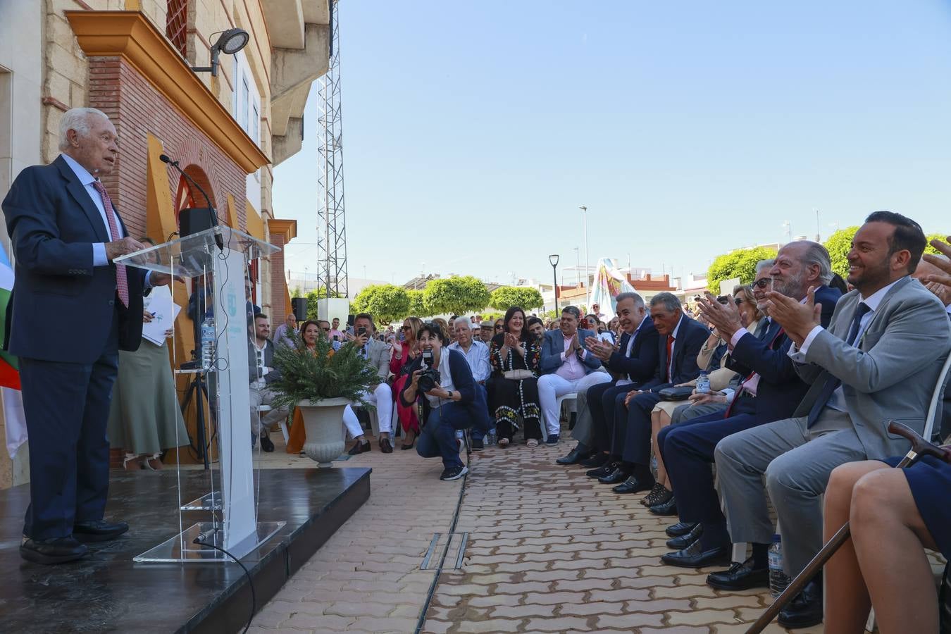 Inauguración del monumento a Curro Romero en La Algaba