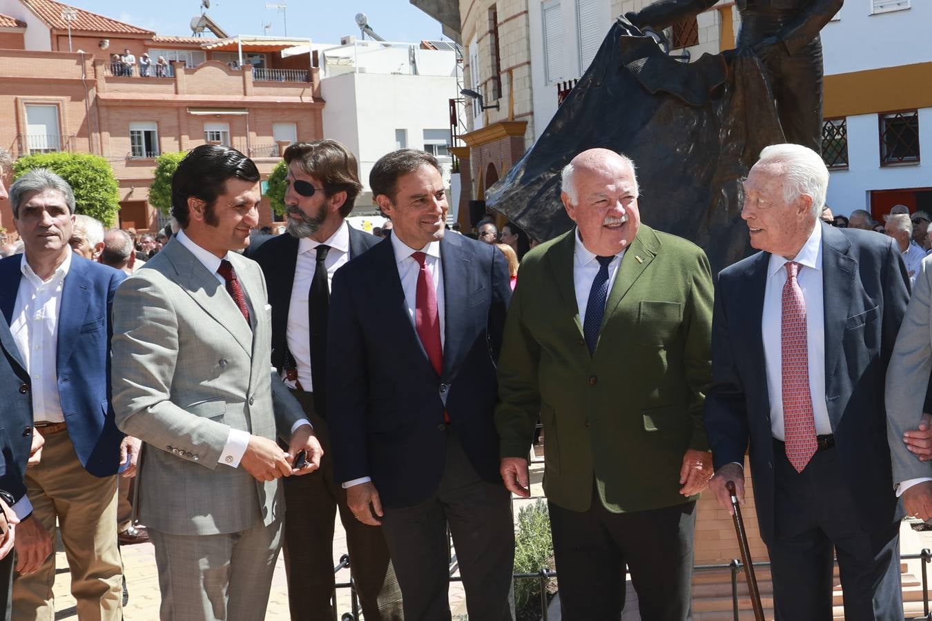 Inauguración del monumento a Curro Romero en La Algaba