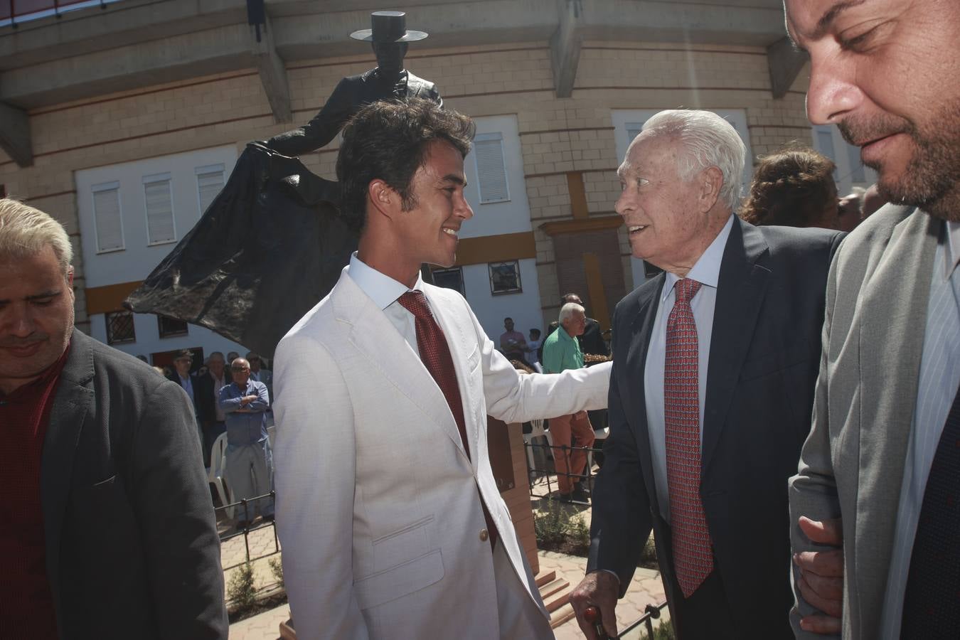 Inauguración del monumento a Curro Romero en La Algaba
