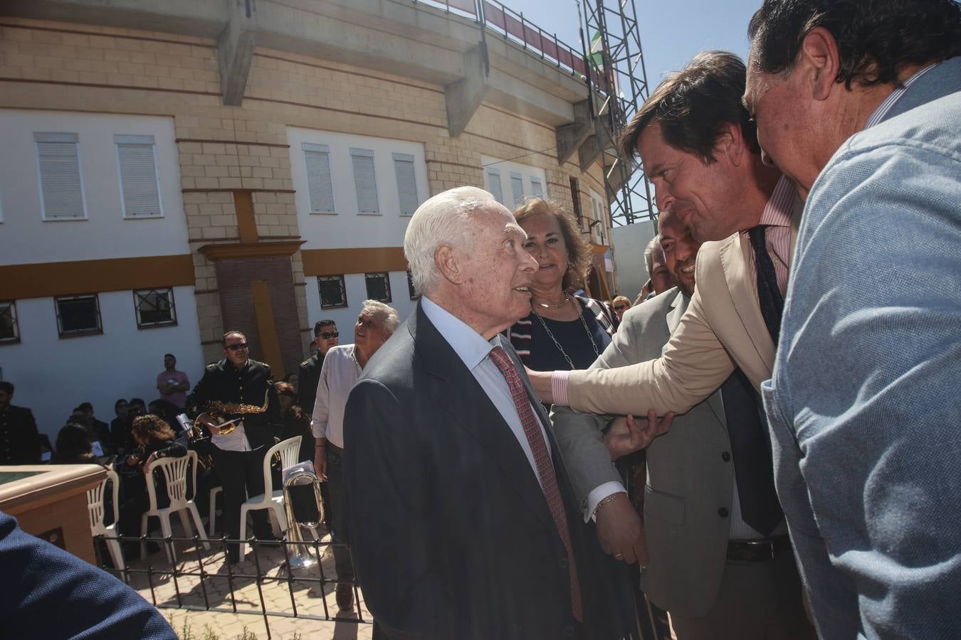 Inauguración del monumento a Curro Romero en La Algaba