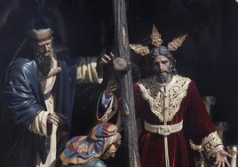 VÍDEO: Entrada en la Campana del Señor de la Victoria de la Paz el Domingo de Ramos de la Semana Santa de Sevilla 2023